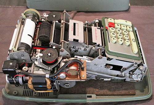 Comptograph 101 with cover removed Comptograph 101 with cover removed